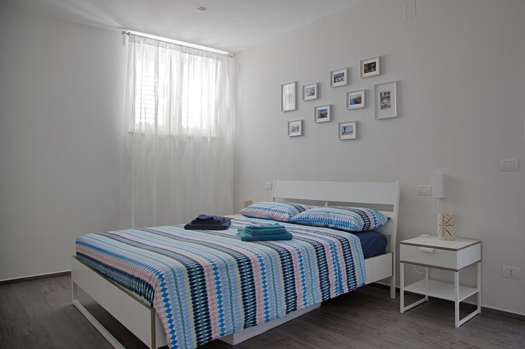 Charlotte'S House Locaz. Turistica Apartment Polignano a Mare Bagian luar foto